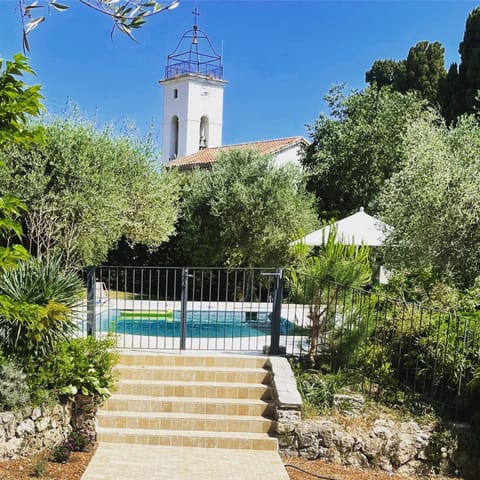 Property building, Day, Garden, Pool view, Swimming pool