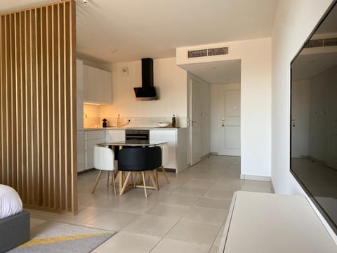 Appartements vue mer à 100 mètres des plages et Massif de l'Estérel Condo in Mandelieu-La Napoule