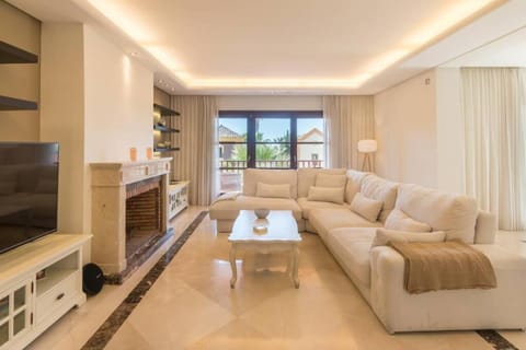 Exclusive 6 En suite Bedroom Villa - Nagüeles Villa in Marbella