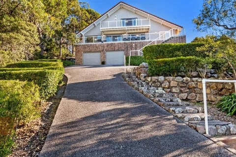 Pacific Waters - Unbeatable Views of Port Stephens House in Corlette