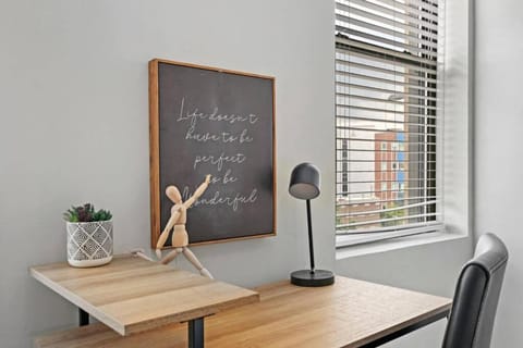 3BR Apt in Logan Square Walkable to Highlights - Central Park S6 Apartment in Chicago