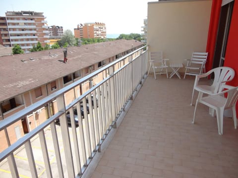 Balcony/Terrace, furniture