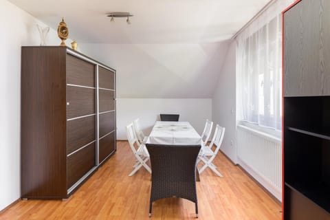 Decorative detail, Seating area, Dining area, wardrobe