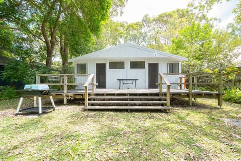Beach Shack semi detached, 2 Min Walk to Beach-Lilly Pilly House in Patonga