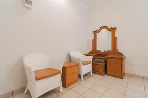 Seating area, Bedroom