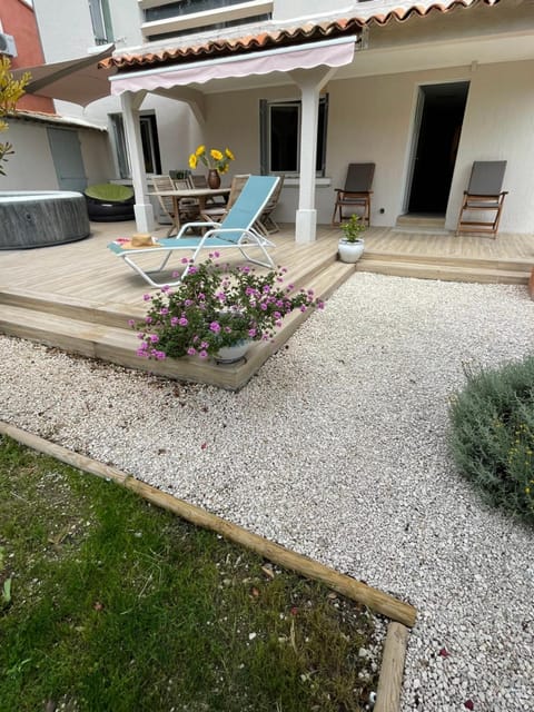 appartement rez de villa proche port et plages de Sanary Apartment in Sanary-sur-Mer