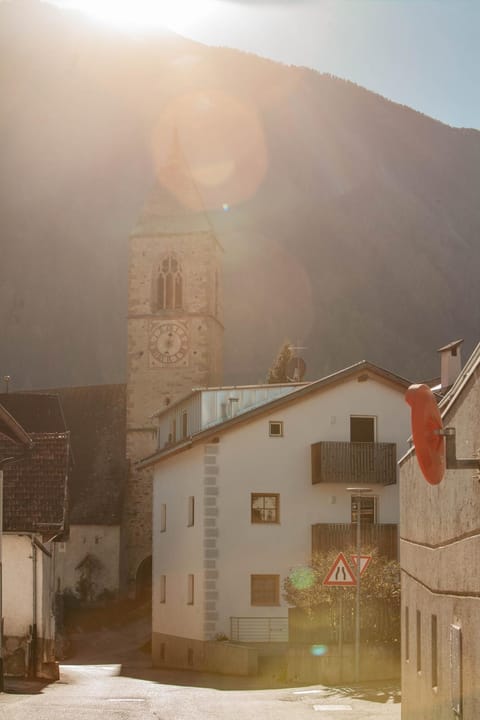 Property building, Area and facilities