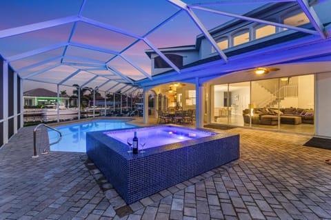 Villa Whispering Palms - Cape Coral - Roelens Vacations Casa in Cape Coral