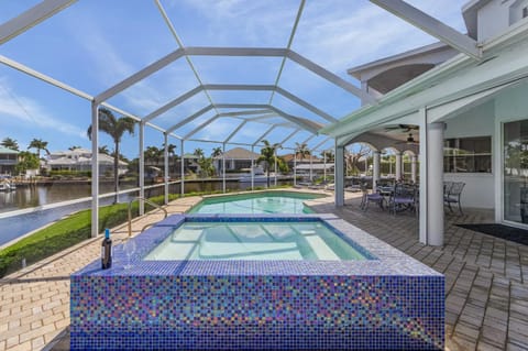 Villa Whispering Palms - Cape Coral - Roelens Vacations Haus in Cape Coral