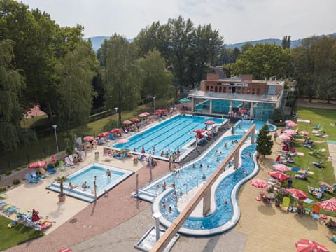 Holiday Beach Budapest Wellness Hotel with Sauna Park Hotel in Budapest