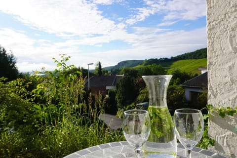 Grüne Wohlfühloase mit einmaliger Aussicht Condo in Königswinter