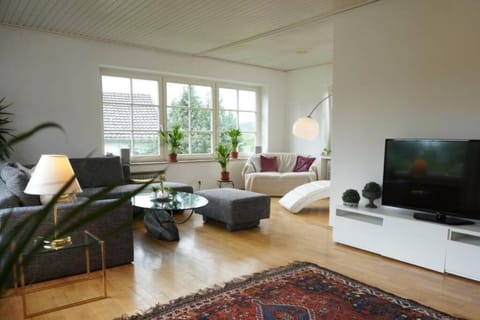Grüne Wohlfühloase mit einmaliger Aussicht Appartamento in Königswinter