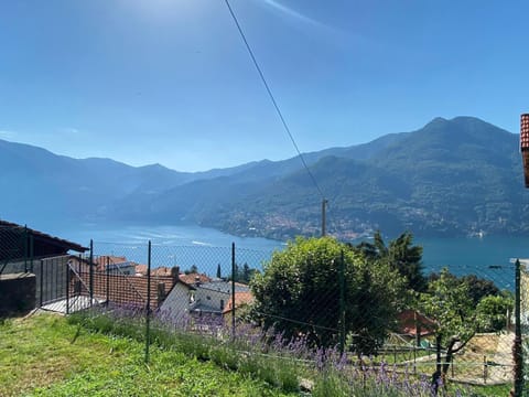 Villa Nova apartment in Moltrasio – Lake Como Eigentumswohnung in Moltrasio