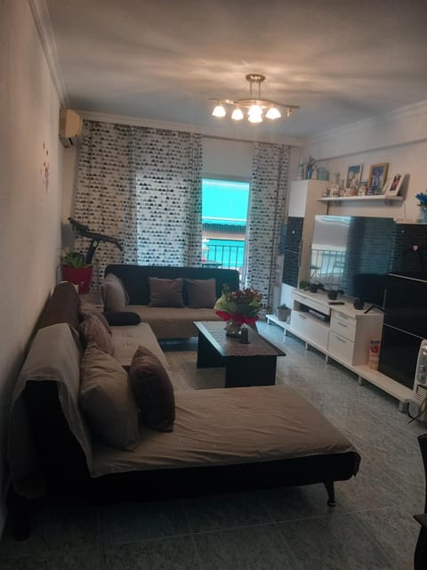 habitación pequeña en piso compartido con 2 adultos Vacation rental in Valencia