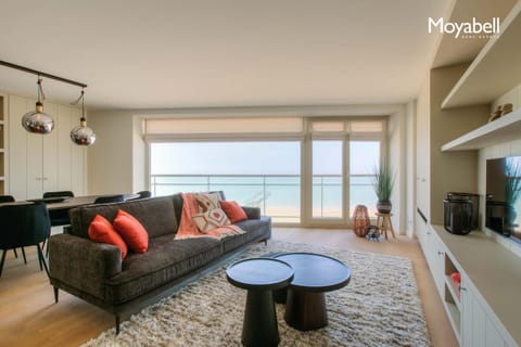 Appartement 7 op de zeedijk in Knokke voor max 6 personen Apartment in Knokke-Heist