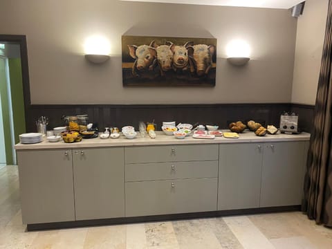 Breakfast, Buffet breakfast