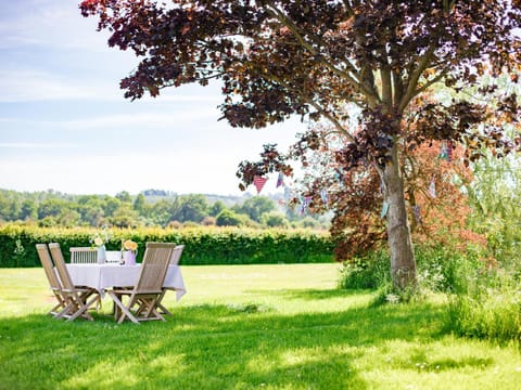 Garden, Seating area