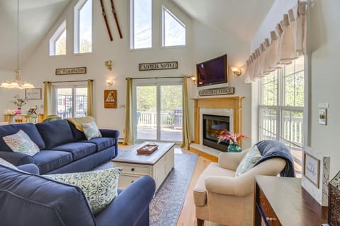 North Conway Home with Access to 5 Private Beaches! Haus in Madison