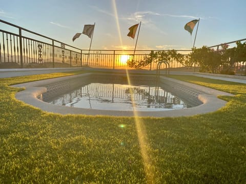 Balcony/Terrace, Swimming pool, Sunrise, Sunset