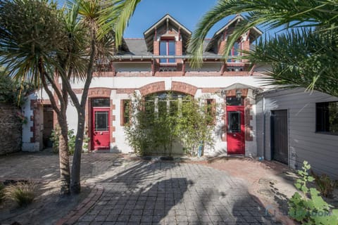 Maison avec jardin et billard House in Pornic