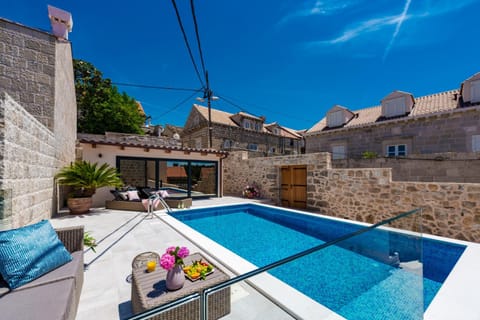 Villa Luigi with a pool Chalet in Cavtat