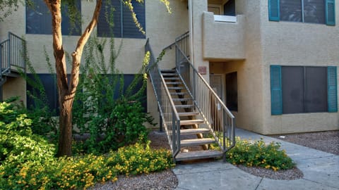 Gorgeous Upgraded Scottsdale Condo Haus in Paradise Valley