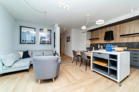 Kitchen or kitchenette, Living room, Seating area, pet friendly, stove