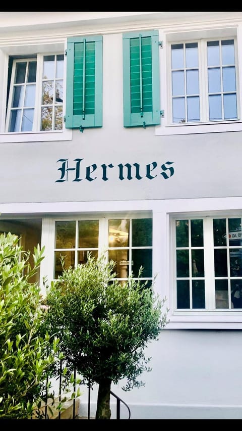 GUEST HOUSE HERMES Contactless Self Checkin Hotel in Zurich City