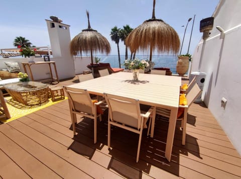 Patio, Natural landscape, Solarium, View (from property/room), Balcony/Terrace, Dining area, Sea view