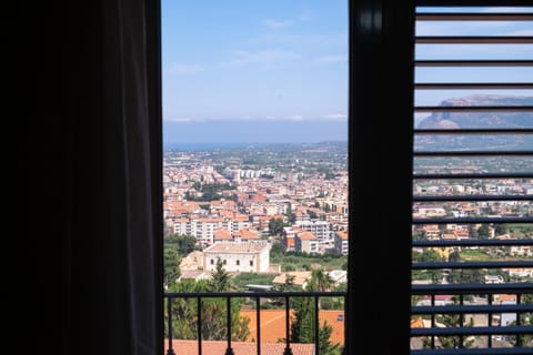 Balcony/Terrace, City view