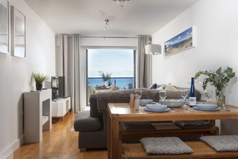 TV and multimedia, Living room, Dining area, Sea view