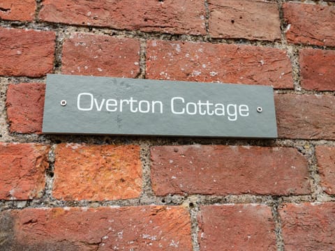 Overton Cottage House in North Dorset District