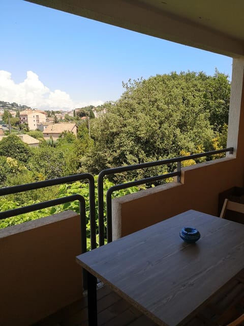 Studio with large balcony and nice view by Weekome Condo in Mougins