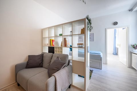 Großzügige Wohnung, TOP-Lage auf dem Werder, max 4 Personen Apartment in Magdeburg