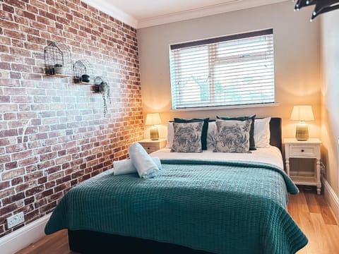 Ty-Fry House, by Solace Stays House in Cardiff