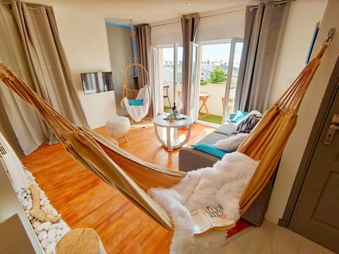 Living room, Seating area