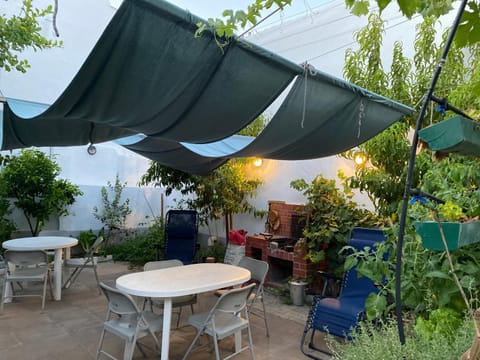 Garden, Dining area