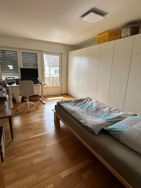 Ferienappartment mit Homeoffice, 2 Schlafzimmer mit Einzelbetten Apartment in Weil am Rhein