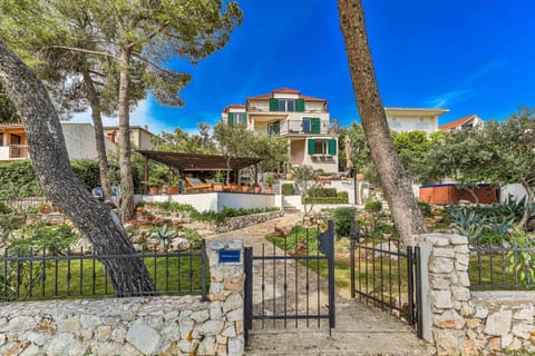 Property building, Garden, Garden view