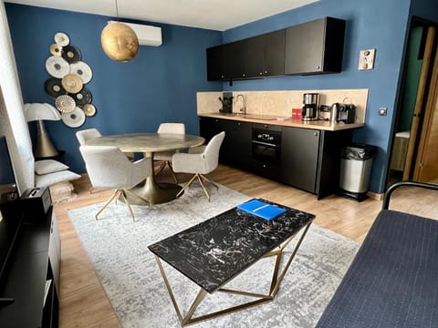 Kitchen or kitchenette, Living room, Seating area, Dining area, oven, stove, toaster