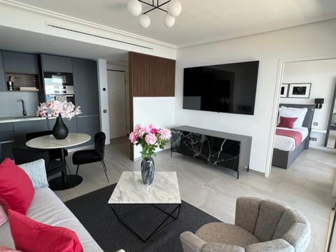 Communal lounge/ TV room, TV and multimedia, Kitchen or kitchenette, Living room