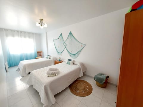 Photo of the whole room, Bedroom, Sea view, towels