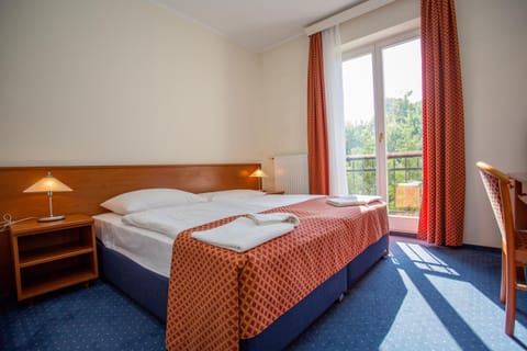 Főnix Hotel Hôtel in Balatonszárszó