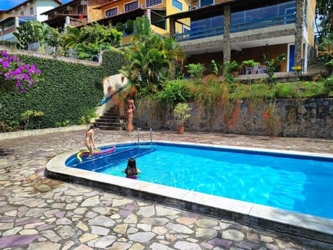 Casa Cantinho da Paz, seu lazer completo, churrasqueira, piscina e muita tranquilidade House in Gravatá