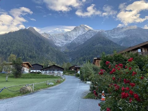 Chalet Tontine, 3 bedrooms, sauna, terrace and great views ! Chalet in Les Houches