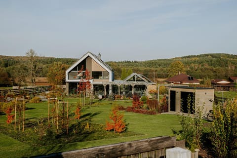 Property building, Day, Garden, Sauna, Garden view, Swimming pool