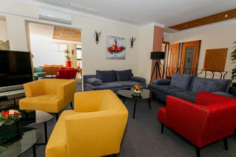 Communal lounge/ TV room