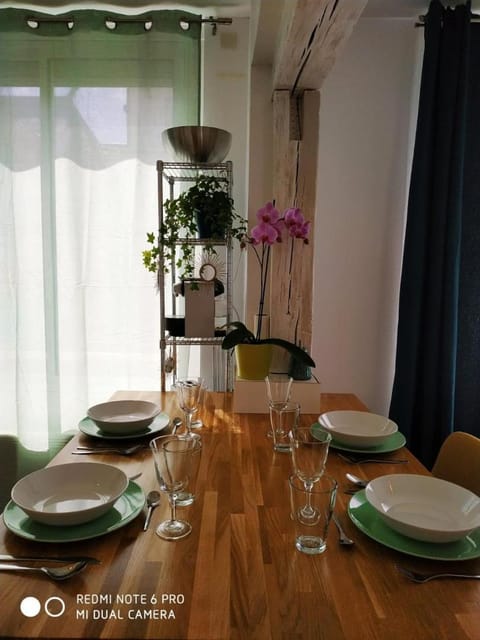 2 min walk from train station and center of Tours Apartment in Tours