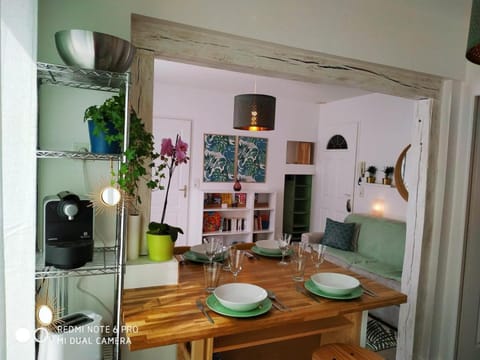 2 min walk from train station and center of Tours Apartment in Tours