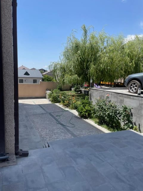 Garden view, Parking